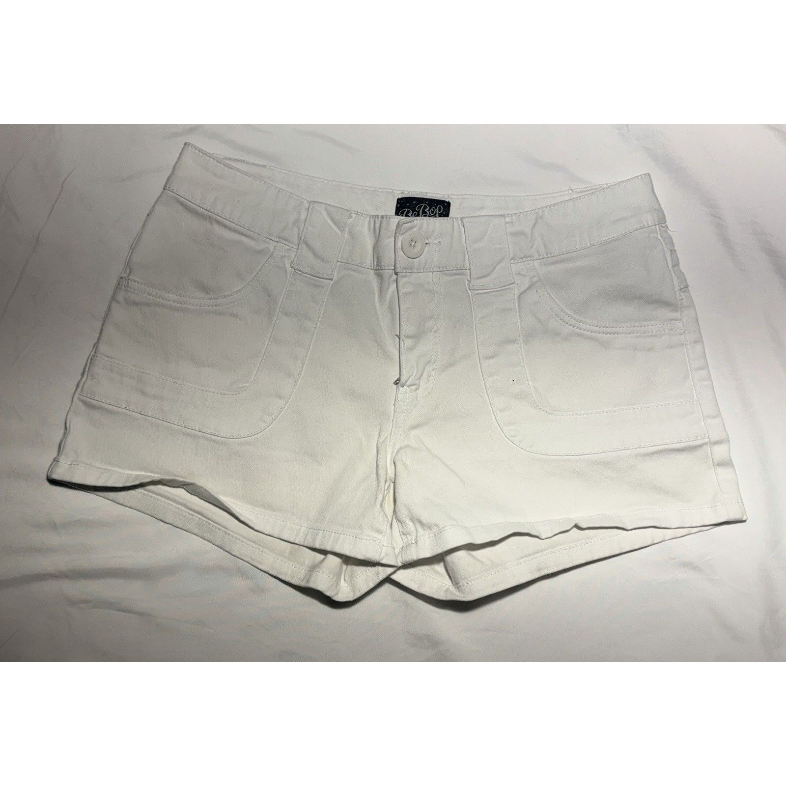 Vtg Bebop White Low Rise Twill Shorts Women Size 7 Y2k Curved Pocket 15.5" W — image 2 of 8